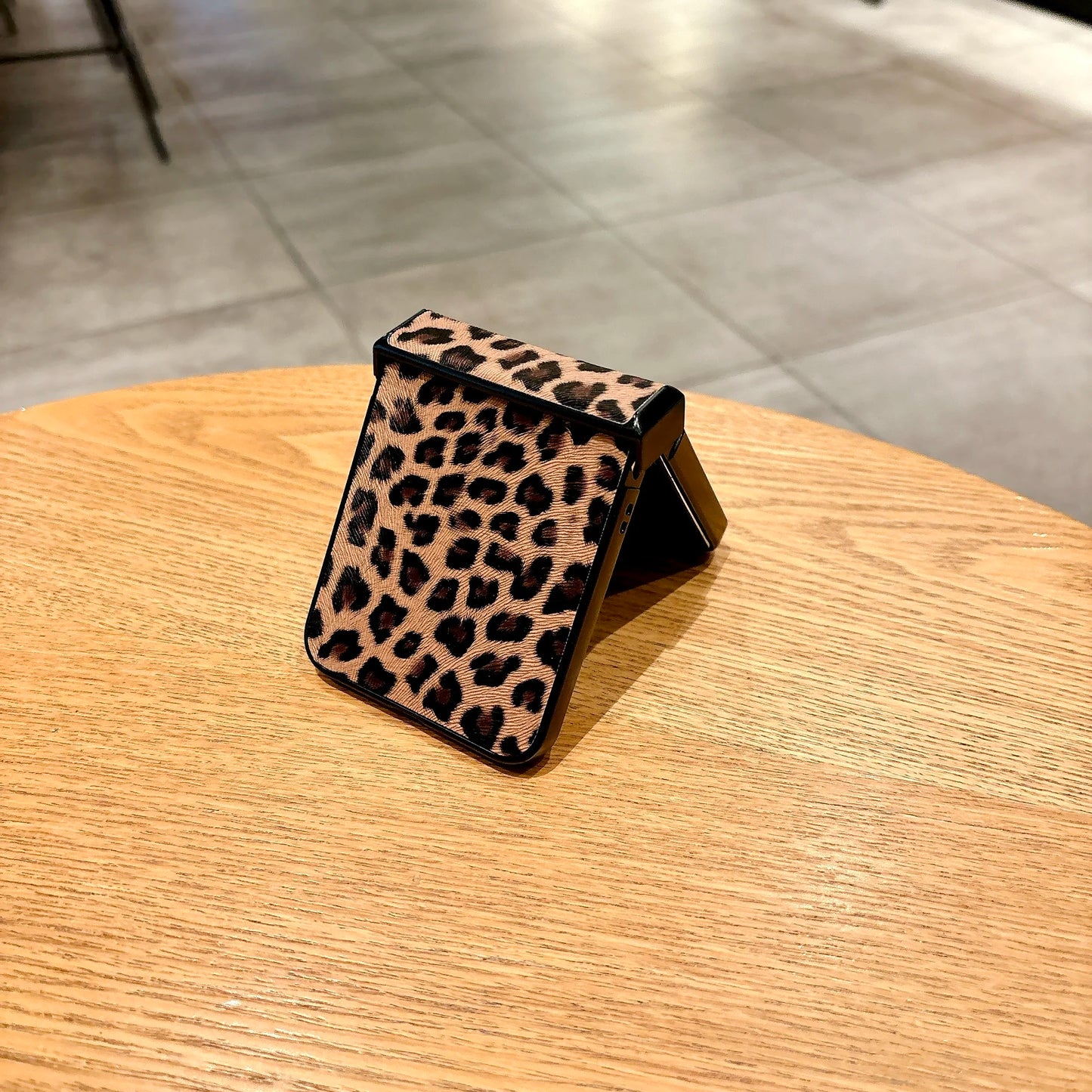 Luxury Leopard Grain Leather Plastic Folding Case For Samsung Galaxy Z Flip 3 4 5 6 Cover