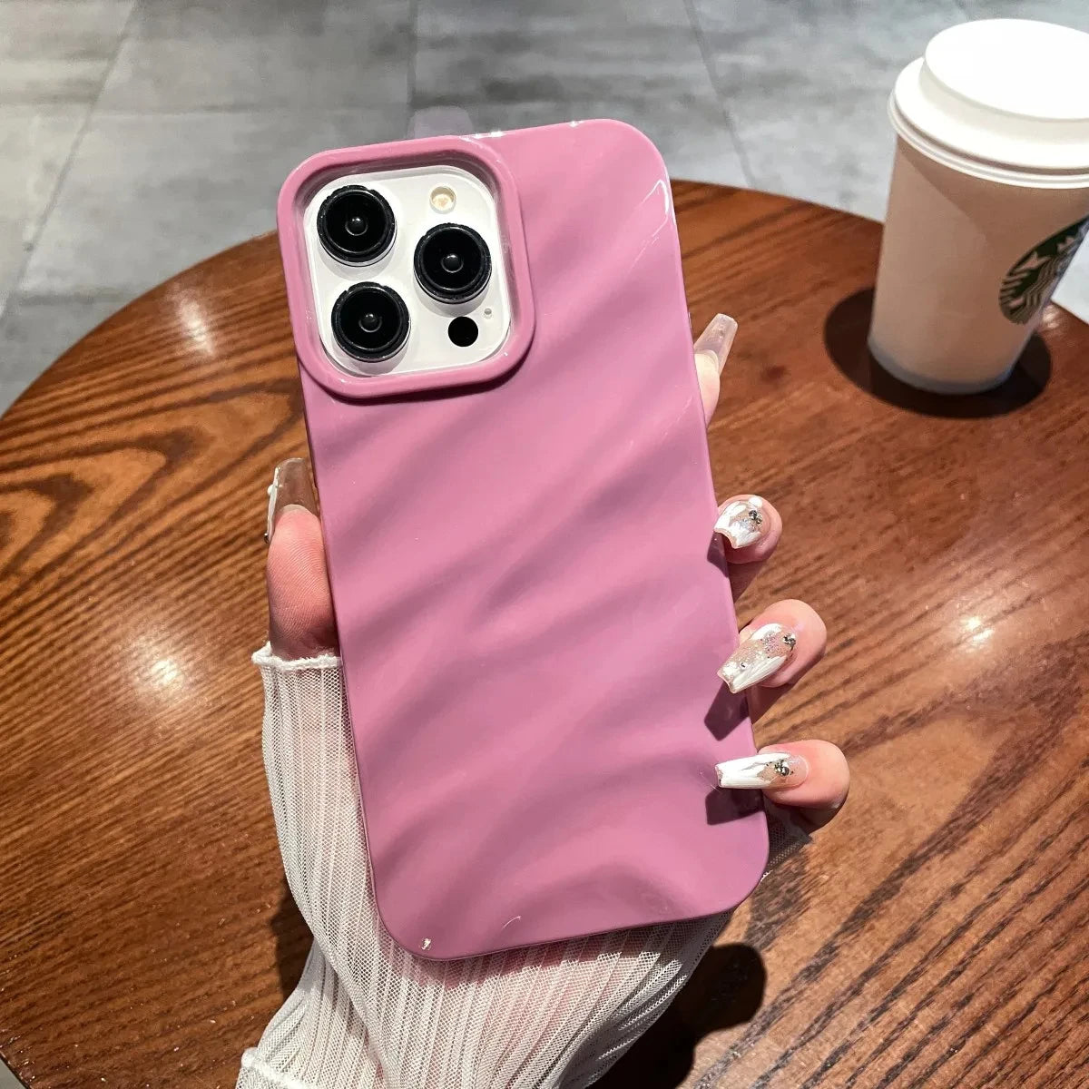 Luxury 3D Wavy Pattern Phone Case For iPhone 16 15 14 13 12 Pro Max Plus Solid Color Glossy Soft Silicone Case Phone Accessories